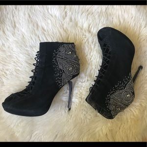 Great Condition!Sam Edelman Jewelry Heel